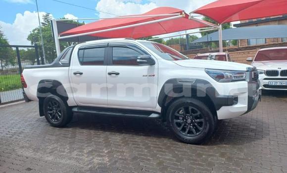 Acheter Occasion Voiture Toyota Hilux Blanc à Import - Dubai, Région de la Bouenza Acheter Occasion Voiture Toyota Hilux Blanc à Import - Dubai, Région de la Bouenza