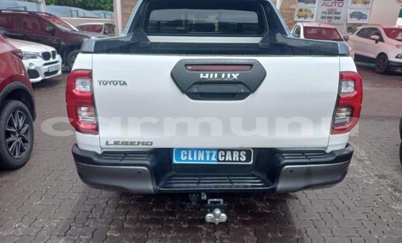 Acheter Occasion Voiture Toyota Hilux Blanc à Import - Dubai, Région de la Bouenza Acheter Occasion Voiture Toyota Hilux Blanc à Import - Dubai, Région de la Bouenza