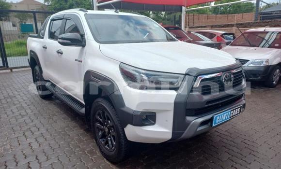 Acheter Occasion Voiture Toyota Hilux Blanc à Import - Dubai, Région de la Bouenza Acheter Occasion Voiture Toyota Hilux Blanc à Import - Dubai, Région de la Bouenza