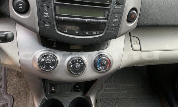 Acheter Occasion Voiture Toyota RAV4 Blanc à Pointe–Noire, Région du Kouilou Acheter Occasion Voiture Toyota RAV4 Blanc à Pointe–Noire, Région du Kouilou