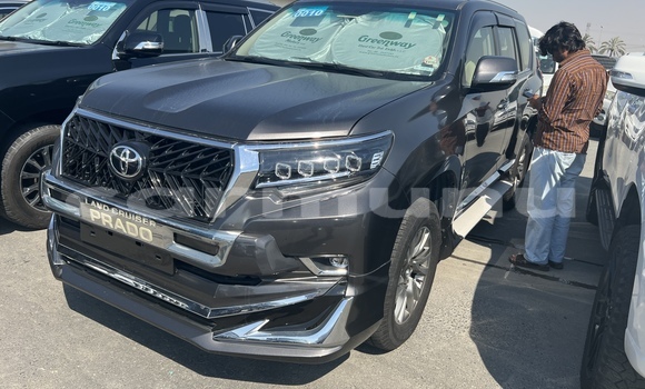 Acheter Occasion Voiture Toyota Prado Noir à Brazzaville, Commune de Brazzaville Acheter Occasion Voiture Toyota Prado Noir à Brazzaville, Commune de Brazzaville