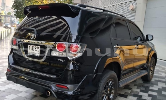 Acheter Neuf Voiture Toyota Fortuner Noir à Brazzaville, Commune de Brazzaville Acheter Neuf Voiture Toyota Fortuner Noir à Brazzaville, Commune de Brazzaville