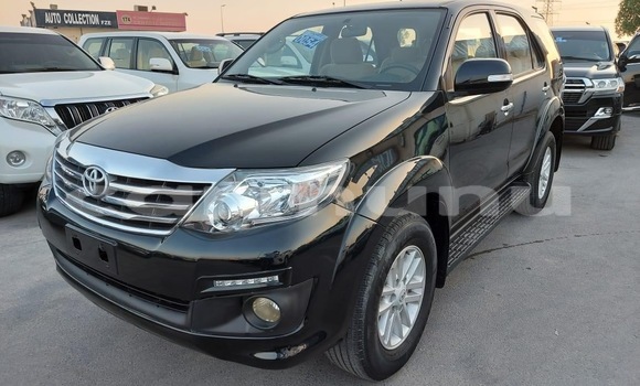Acheter Neuf Voiture Toyota Fortuner Noir à Brazzaville, Commune de Brazzaville Acheter Neuf Voiture Toyota Fortuner Noir à Brazzaville, Commune de Brazzaville