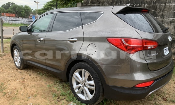 Acheter Occasion Voiture Hyundai Santa Fe Marron à Pointe–Noire, Région du Kouilou Acheter Occasion Voiture Hyundai Santa Fe Marron à Pointe–Noire, Région du Kouilou