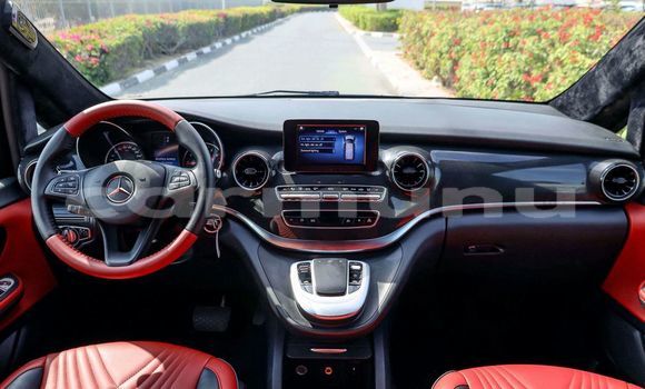 Acheter Neuf Voiture Mercedes-Benz Viano Noir à Pointe–Noire, Région du Kouilou Acheter Neuf Voiture Mercedes-Benz Viano Noir à Pointe–Noire, Région du Kouilou