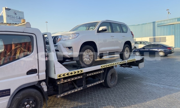 Acheter Neuf Voiture Toyota Prado Blanc à Brazzaville, Commune de Brazzaville Acheter Neuf Voiture Toyota Prado Blanc à Brazzaville, Commune de Brazzaville