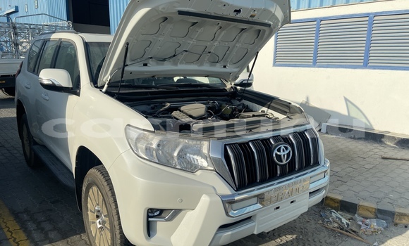 Acheter Neuf Voiture Toyota Prado Blanc à Brazzaville, Commune de Brazzaville Acheter Neuf Voiture Toyota Prado Blanc à Brazzaville, Commune de Brazzaville