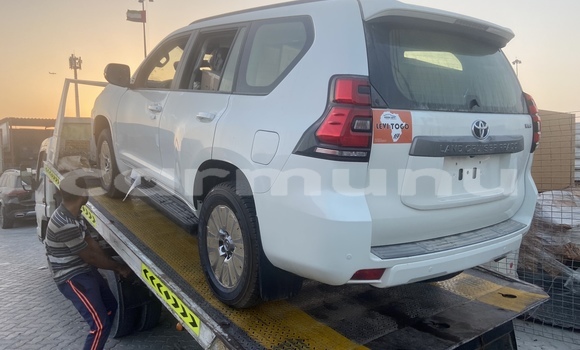 Acheter Neuf Voiture Toyota Prado Blanc à Brazzaville, Commune de Brazzaville Acheter Neuf Voiture Toyota Prado Blanc à Brazzaville, Commune de Brazzaville