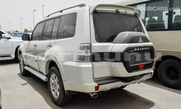 Acheter Import Voiture Mitsubishi Pajero Blanc à Import - Dubai, Région de la Bouenza Acheter Import Voiture Mitsubishi Pajero Blanc à Import - Dubai, Région de la Bouenza