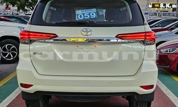 Acheter Occasion Voiture Toyota Fortuner Blanc à Brazzaville, Commune de Brazzaville Acheter Occasion Voiture Toyota Fortuner Blanc à Brazzaville, Commune de Brazzaville