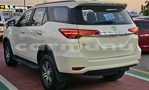 Acheter Occasion Voiture Toyota Fortuner Blanc à Brazzaville, Commune de Brazzaville Acheter Occasion Voiture Toyota Fortuner Blanc à Brazzaville, Commune de Brazzaville