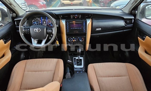Acheter Occasion Voiture Toyota Fortuner Blanc à Brazzaville, Commune de Brazzaville Acheter Occasion Voiture Toyota Fortuner Blanc à Brazzaville, Commune de Brazzaville