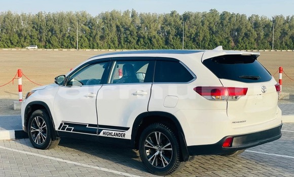 Acheter Occasion Voiture Toyota Highlander Blanc à Pointe–Noire, Région du Kouilou Acheter Occasion Voiture Toyota Highlander Blanc à Pointe–Noire, Région du Kouilou