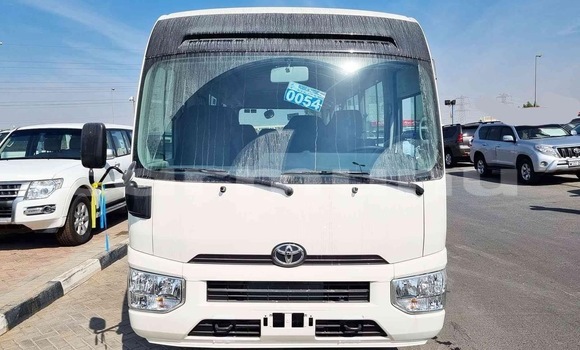 Acheter Neuf Voiture Toyota Coaster Blanc à Pointe–Noire, Région du Kouilou Acheter Neuf Voiture Toyota Coaster Blanc à Pointe–Noire, Région du Kouilou
