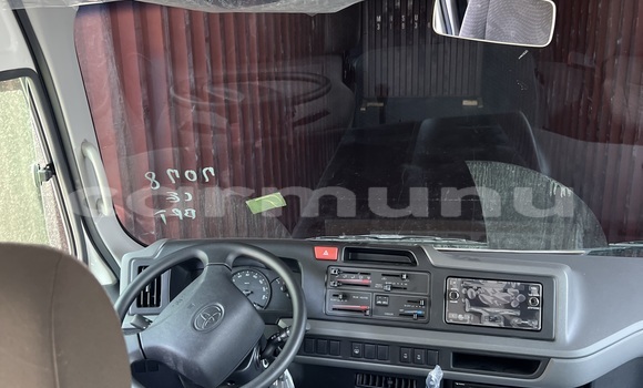 Acheter Neuf Voiture Toyota Coaster Blanc à Pointe–Noire, Région du Kouilou Acheter Neuf Voiture Toyota Coaster Blanc à Pointe–Noire, Région du Kouilou