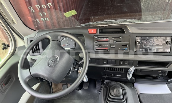 Acheter Neuf Voiture Toyota Coaster Blanc à Pointe–Noire, Région du Kouilou Acheter Neuf Voiture Toyota Coaster Blanc à Pointe–Noire, Région du Kouilou