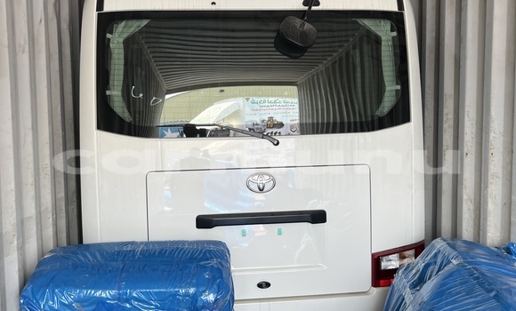 Acheter Neuf Voiture Toyota Coaster Blanc à Pointe–Noire, Région du Kouilou Acheter Neuf Voiture Toyota Coaster Blanc à Pointe–Noire, Région du Kouilou