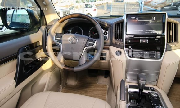 Buy Import Toyota Land Cruiser Black Car in Import - Dubai in Region of Bouenza Buy Import Toyota Land Cruiser Black Car in Import - Dubai in Region of Bouenza