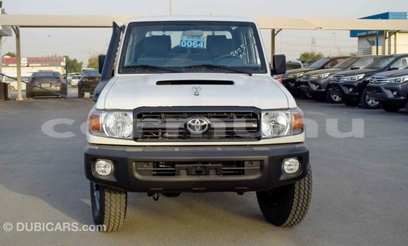 Acheter Import Voiture Toyota Land Cruiser Blanc à Import - Dubai, Région de la Bouenza Acheter Import Voiture Toyota Land Cruiser Blanc à Import - Dubai, Région de la Bouenza