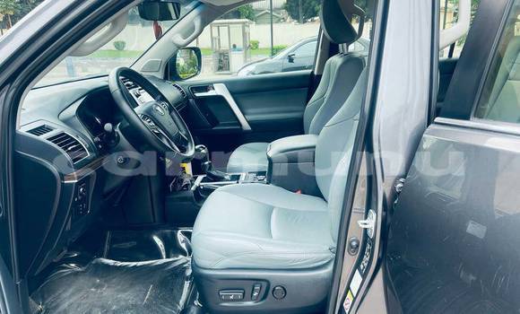 Acheter Neuf Voiture Toyota Prado Beige à Brazzaville, Commune de Brazzaville Acheter Neuf Voiture Toyota Prado Beige à Brazzaville, Commune de Brazzaville