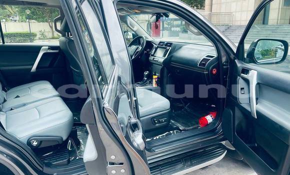 Acheter Neuf Voiture Toyota Prado Beige à Brazzaville, Commune de Brazzaville Acheter Neuf Voiture Toyota Prado Beige à Brazzaville, Commune de Brazzaville