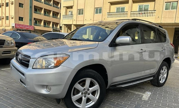 Acheter Occasion Voiture Toyota RAV4 Gris à Brazzaville, Commune de Brazzaville Acheter Occasion Voiture Toyota RAV4 Gris à Brazzaville, Commune de Brazzaville