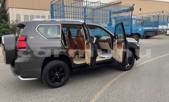 Acheter Occasion Voiture Toyota Prado Noir à Brazzaville, Commune de Brazzaville Acheter Occasion Voiture Toyota Prado Noir à Brazzaville, Commune de Brazzaville