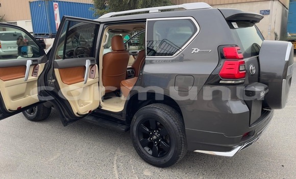 Acheter Occasion Voiture Toyota Prado Noir à Brazzaville, Commune de Brazzaville Acheter Occasion Voiture Toyota Prado Noir à Brazzaville, Commune de Brazzaville