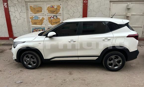 Acheter Import Voiture Kia Sportage Blanc à Brazzaville, Commune de Brazzaville Acheter Import Voiture Kia Sportage Blanc à Brazzaville, Commune de Brazzaville