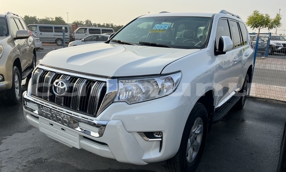 Acheter Occasion Voiture Toyota Prado Blanc à Brazzaville, Commune de Brazzaville Acheter Occasion Voiture Toyota Prado Blanc à Brazzaville, Commune de Brazzaville