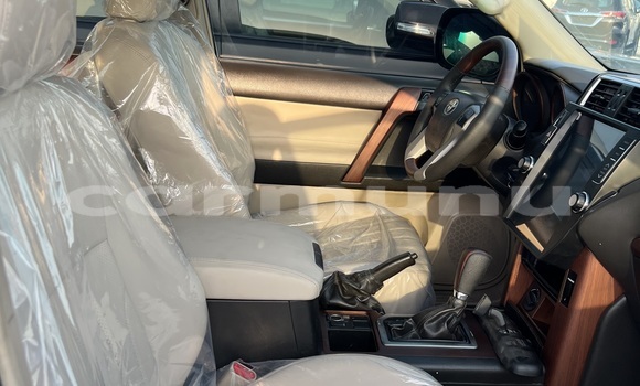 Acheter Occasion Voiture Toyota Prado Blanc à Brazzaville, Commune de Brazzaville Acheter Occasion Voiture Toyota Prado Blanc à Brazzaville, Commune de Brazzaville