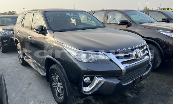 Acheter Occasion Voiture Toyota Fortuner Noir à Brazzaville, Commune de Brazzaville Acheter Occasion Voiture Toyota Fortuner Noir à Brazzaville, Commune de Brazzaville