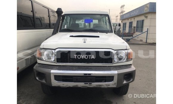 Buy Import Toyota Land Cruiser White Car in Import - Dubai in Region of Bouenza Buy Import Toyota Land Cruiser White Car in Import - Dubai in Region of Bouenza