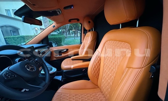 Acheter Neuf Voiture Mercedes Viano Noir à Brazzaville, Commune de Brazzaville Acheter Neuf Voiture Mercedes Viano Noir à Brazzaville, Commune de Brazzaville