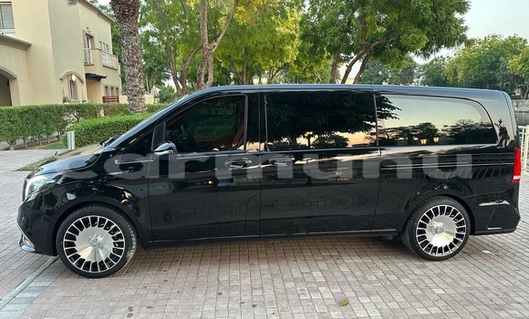 Acheter Neuf Voiture Mercedes Viano Noir à Brazzaville, Commune de Brazzaville Acheter Neuf Voiture Mercedes Viano Noir à Brazzaville, Commune de Brazzaville