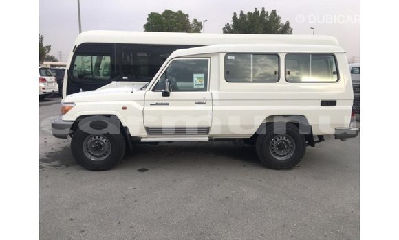 Buy Import Toyota Land Cruiser White Car in Import - Dubai in Region of Bouenza Buy Import Toyota Land Cruiser White Car in Import - Dubai in Region of Bouenza
