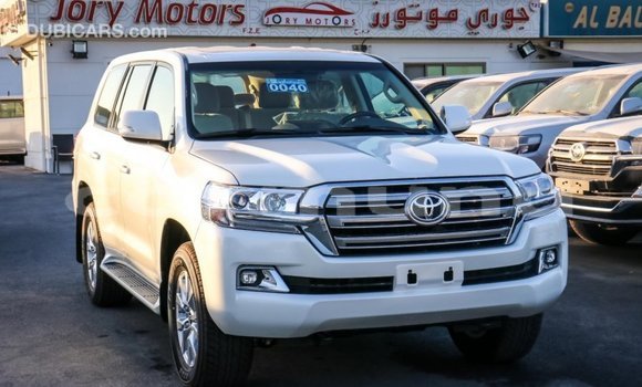 Buy Import Toyota Land Cruiser White Car in Import - Dubai in Region of Bouenza Buy Import Toyota Land Cruiser White Car in Import - Dubai in Region of Bouenza