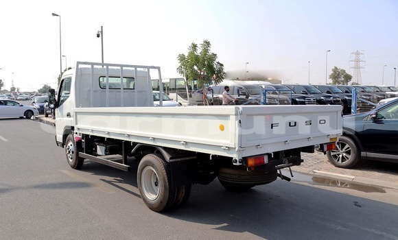 Acheter Neuf Utilitaire Mitsubishi L400 Blanc à Brazzaville, Commune de Brazzaville Acheter Neuf Utilitaire Mitsubishi L400 Blanc à Brazzaville, Commune de Brazzaville