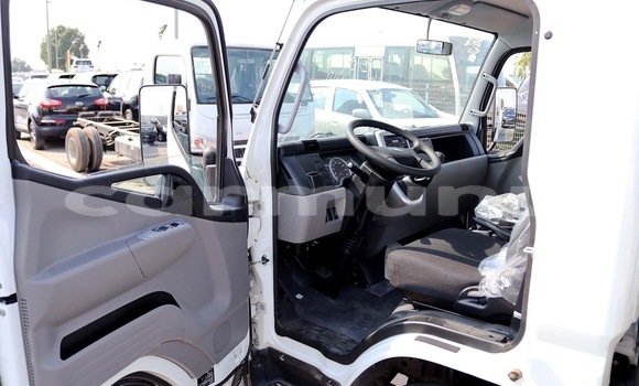 Acheter Neuf Utilitaire Mitsubishi L400 Blanc à Brazzaville, Commune de Brazzaville Acheter Neuf Utilitaire Mitsubishi L400 Blanc à Brazzaville, Commune de Brazzaville