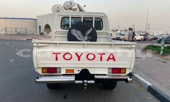 Buy Used Toyota Land Cruiser White Car in Brazzaville in Municipality of Brazzaville Buy Used Toyota Land Cruiser White Car in Brazzaville in Municipality of Brazzaville