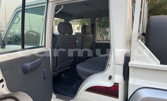 Buy Used Toyota Land Cruiser White Car in Brazzaville in Municipality of Brazzaville Buy Used Toyota Land Cruiser White Car in Brazzaville in Municipality of Brazzaville