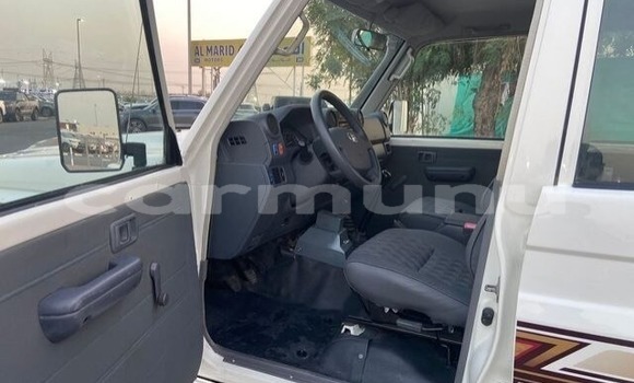 Buy Used Toyota Land Cruiser White Car in Brazzaville in Municipality of Brazzaville Buy Used Toyota Land Cruiser White Car in Brazzaville in Municipality of Brazzaville