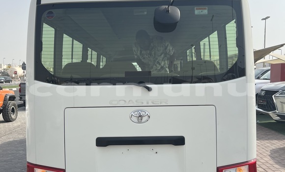 Acheter Occasion Voiture Toyota Coaster Blanc à Brazzaville, Commune de Brazzaville Acheter Occasion Voiture Toyota Coaster Blanc à Brazzaville, Commune de Brazzaville