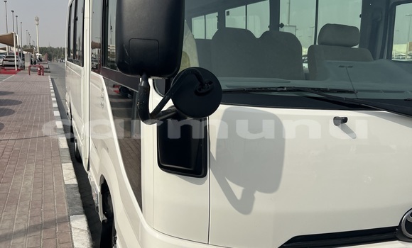 Acheter Occasion Voiture Toyota Coaster Blanc à Brazzaville, Commune de Brazzaville Acheter Occasion Voiture Toyota Coaster Blanc à Brazzaville, Commune de Brazzaville