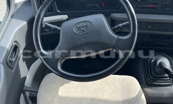 Acheter Occasion Voiture Toyota Coaster Blanc à Brazzaville, Commune de Brazzaville Acheter Occasion Voiture Toyota Coaster Blanc à Brazzaville, Commune de Brazzaville