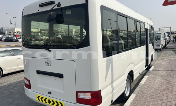 Acheter Occasion Voiture Toyota Coaster Blanc à Brazzaville, Commune de Brazzaville Acheter Occasion Voiture Toyota Coaster Blanc à Brazzaville, Commune de Brazzaville