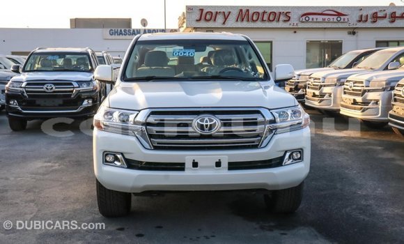 Buy Import Toyota Land Cruiser White Car in Import - Dubai in Region of Bouenza Buy Import Toyota Land Cruiser White Car in Import - Dubai in Region of Bouenza