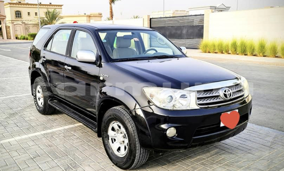 Acheter Occasion Voiture Toyota Fortuner Noir à Pointe–Noire, Région du Kouilou Acheter Occasion Voiture Toyota Fortuner Noir à Pointe–Noire, Région du Kouilou