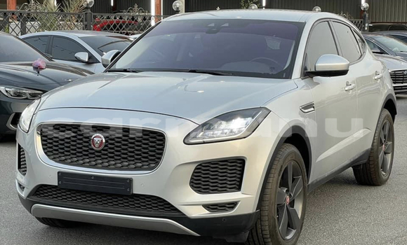 Acheter Occasion Voiture Jaguar E-Pace Gris à Brazzaville, Commune de Brazzaville Acheter Occasion Voiture Jaguar E-Pace Gris à Brazzaville, Commune de Brazzaville