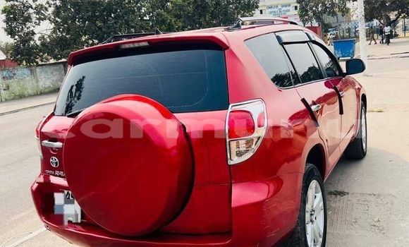 Acheter Occasion Voiture Toyota RAV4 Rouge à Brazzaville, Commune de Brazzaville Acheter Occasion Voiture Toyota RAV4 Rouge à Brazzaville, Commune de Brazzaville